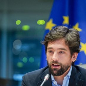 Adrián Vázquez: “Estamos poniendo sobre la mesa absolutamente todo, con el fin de trabajar por una alternativa liberal en Galicia y en España”